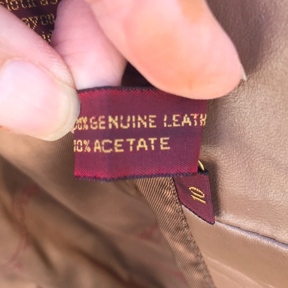 Etienne Aigner women’s leather jacket size 10 but fits more like a size 6 - Picture 5 of 6